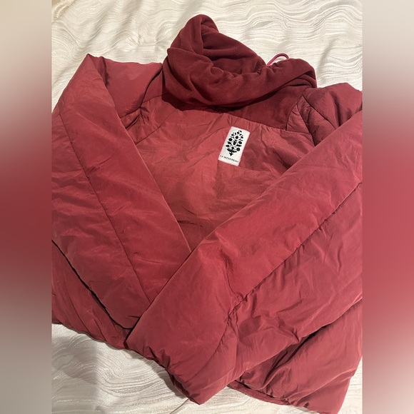 Free people Movement Pillow Water Resistant Packable Puffer Anorak Sour
Cherry - Picture 12 of 15